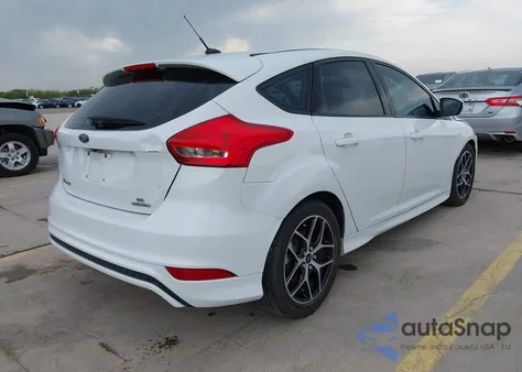 2016 Ford Focus Se z USA, uszkodzony, nr VIN 1FADP3K27GL262397